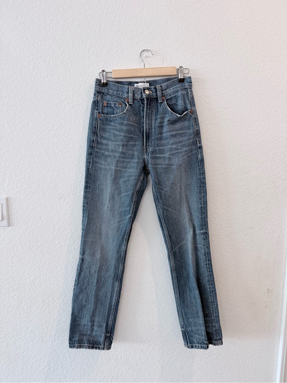 ZARA- Women’s straight Leg 100% Cotton Jeans- Size 2